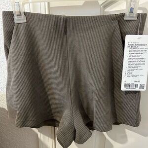 Lululemon NEVER WORN Ribbed Soft-stream high rise short 2”